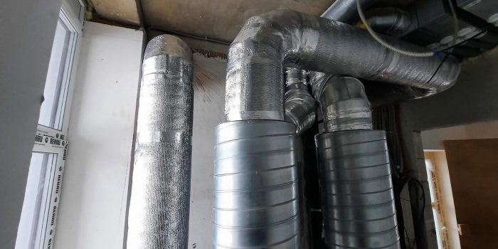 Система Komfovent Domekt R 500 V на 650 кубов, на системе полужёстких воздуховодов Blaufast